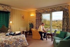 Shillingford Bridge Hotel,  Wallingford